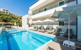 Manos Palace